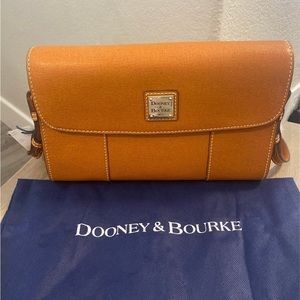 Dooney & Bourke Casey Clutch/Crossbody